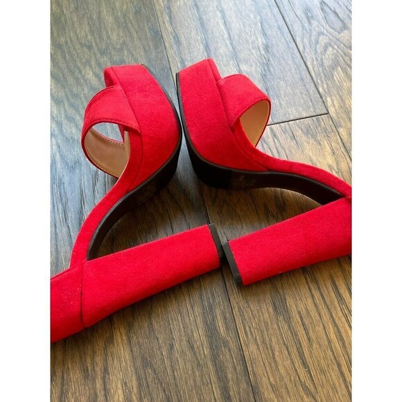 ILLUDE Darling Faux Suede Platform Heels Red Sz 6 NIB - Picture 5 of 9